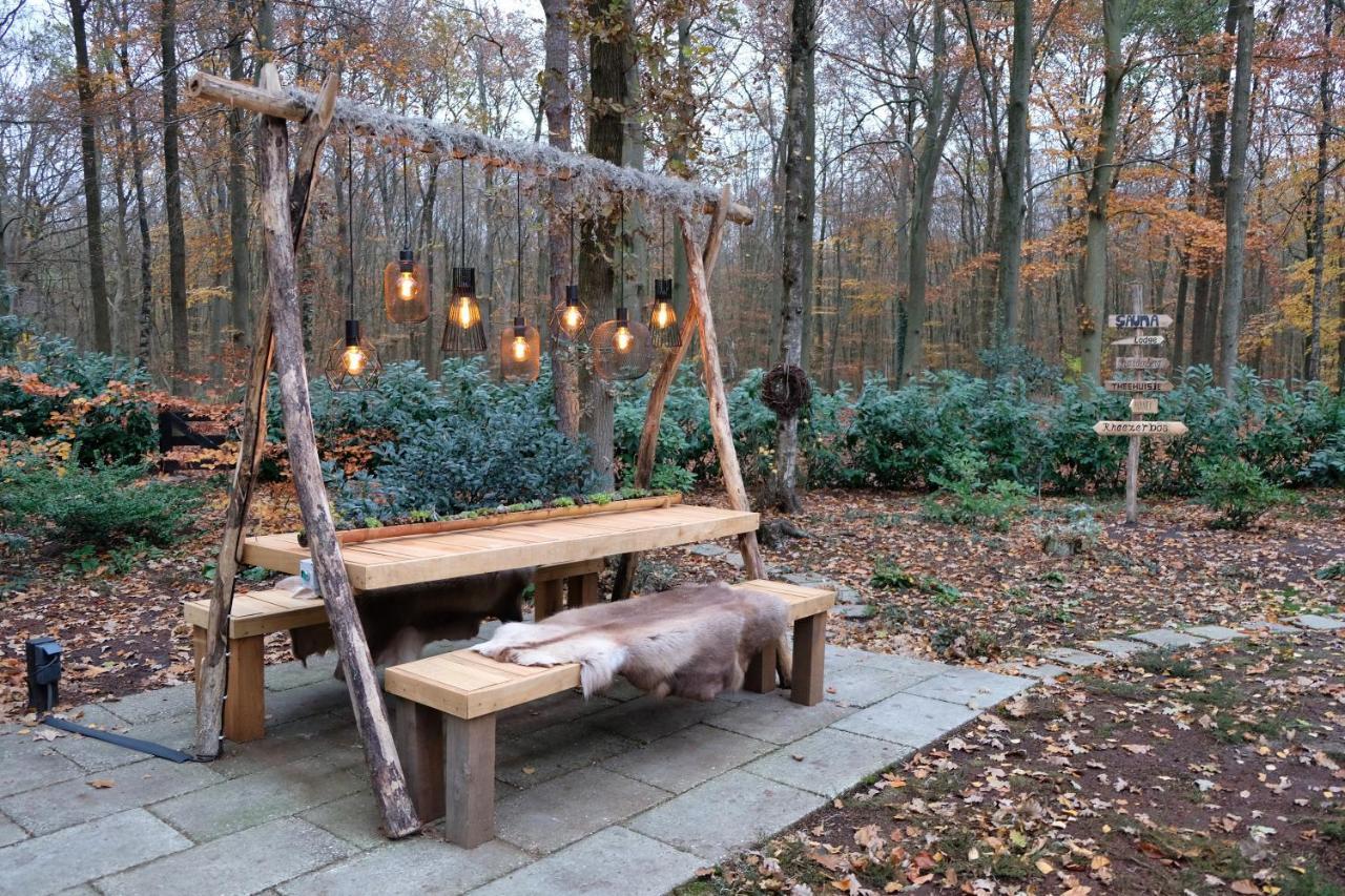 Lodge In Een Bosrijke Omgeving Met Hottub & Sauna Opt Rheezerveen Exteriör bild