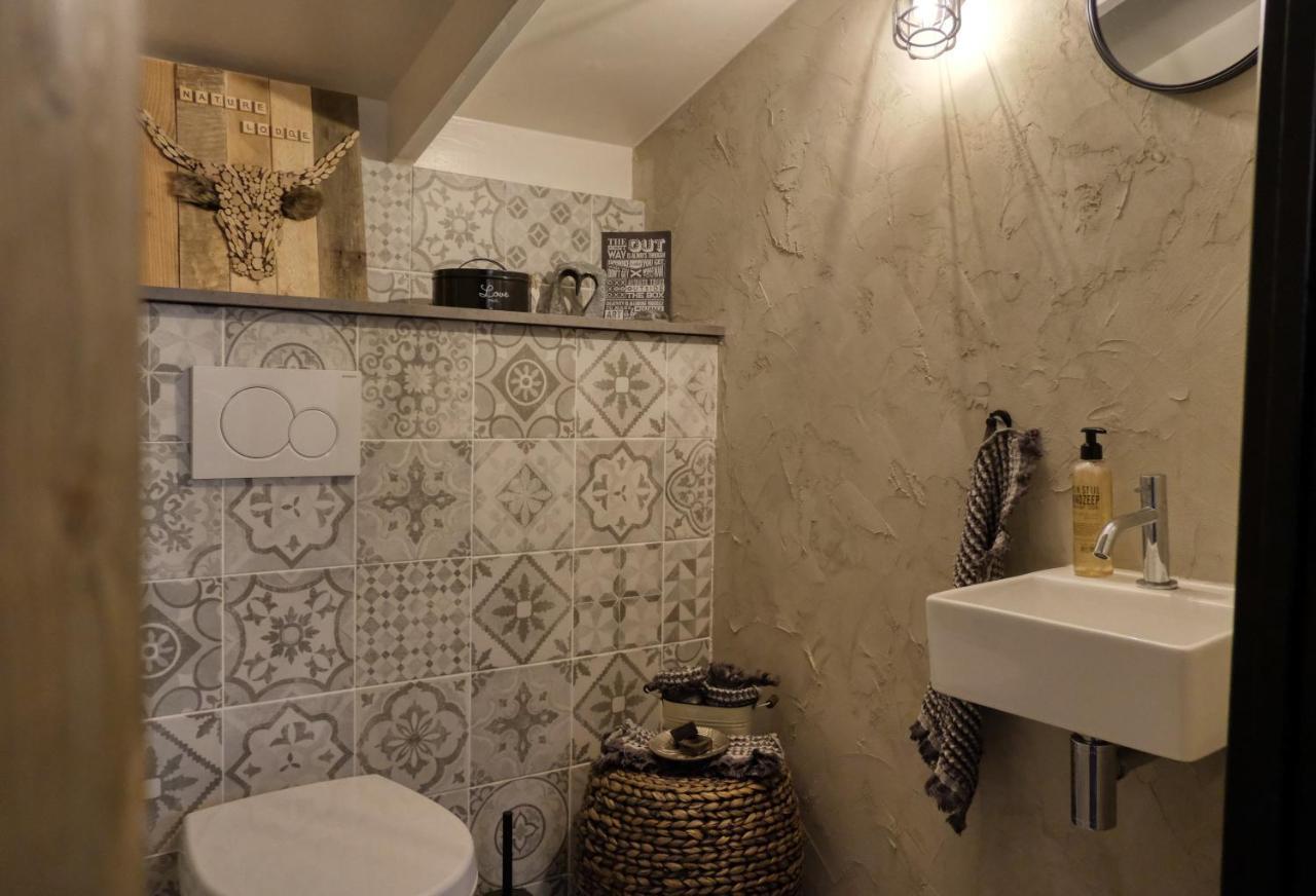 Lodge In Een Bosrijke Omgeving Met Hottub & Sauna Opt Rheezerveen Exteriör bild