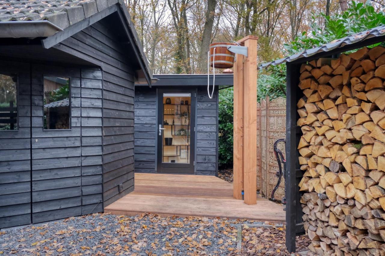 Lodge In Een Bosrijke Omgeving Met Hottub & Sauna Opt Rheezerveen Exteriör bild